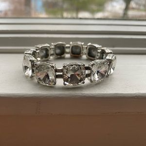 𝅺Maurices bracelet- costume jewelry. Great condition. Minor tarnishing.